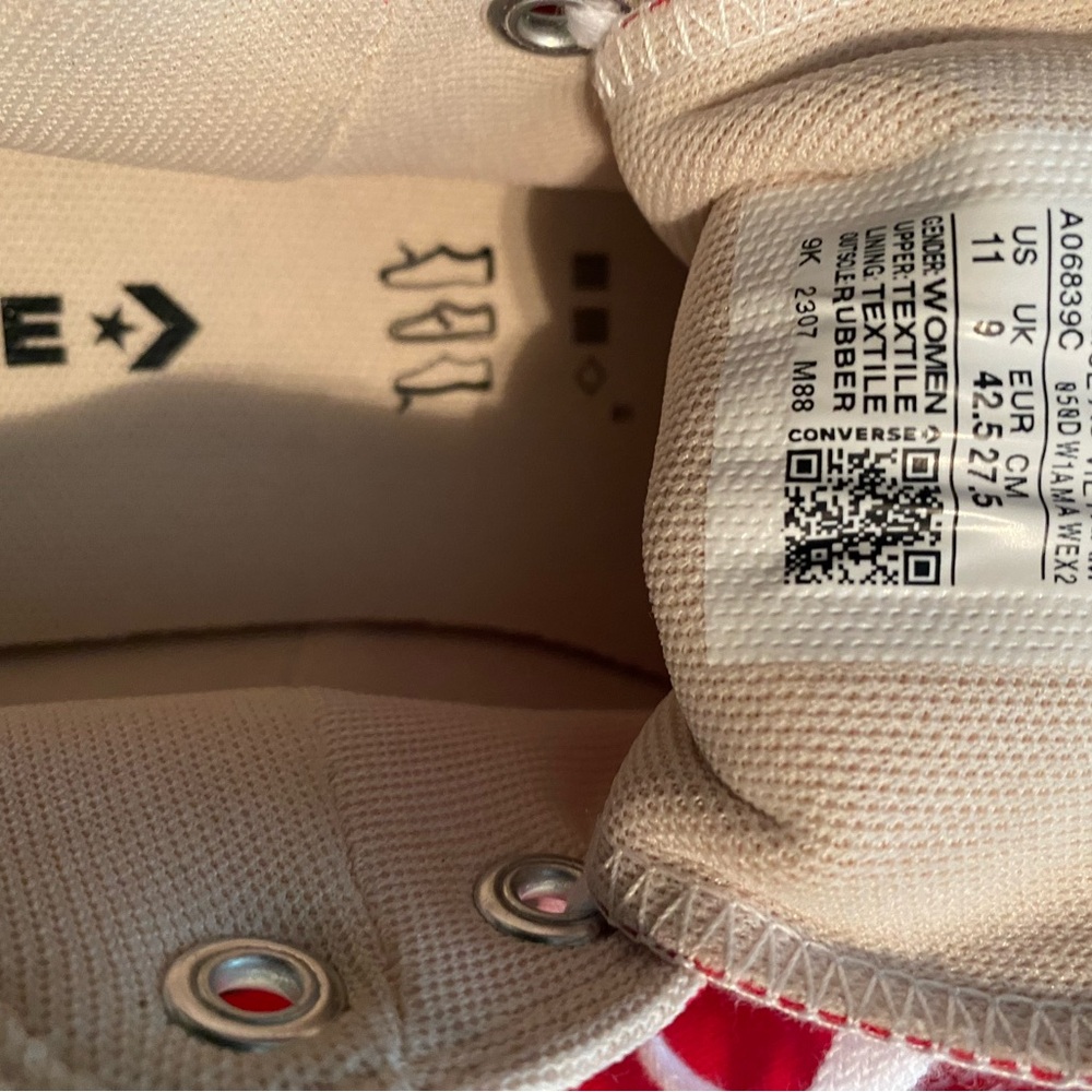 Converse - Picture 3 of 3